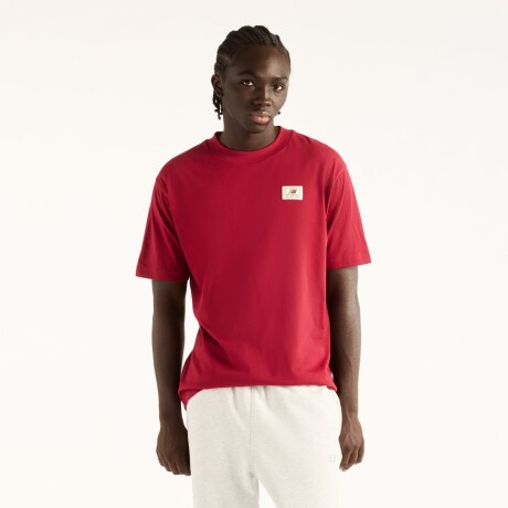 Remera New Balance de Hombre - Woven Label - MT53928PDR RED