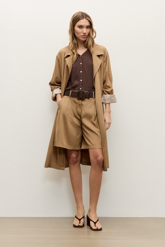 Short lyocell con cinto beige