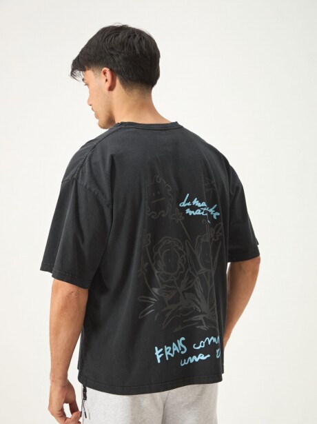 REMERA FLOWERS NEGRO