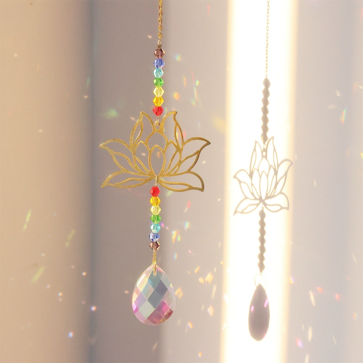 Atrapasol Flor De Loto - Dorado 