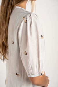Blusa Viscosa Bordada Nacar