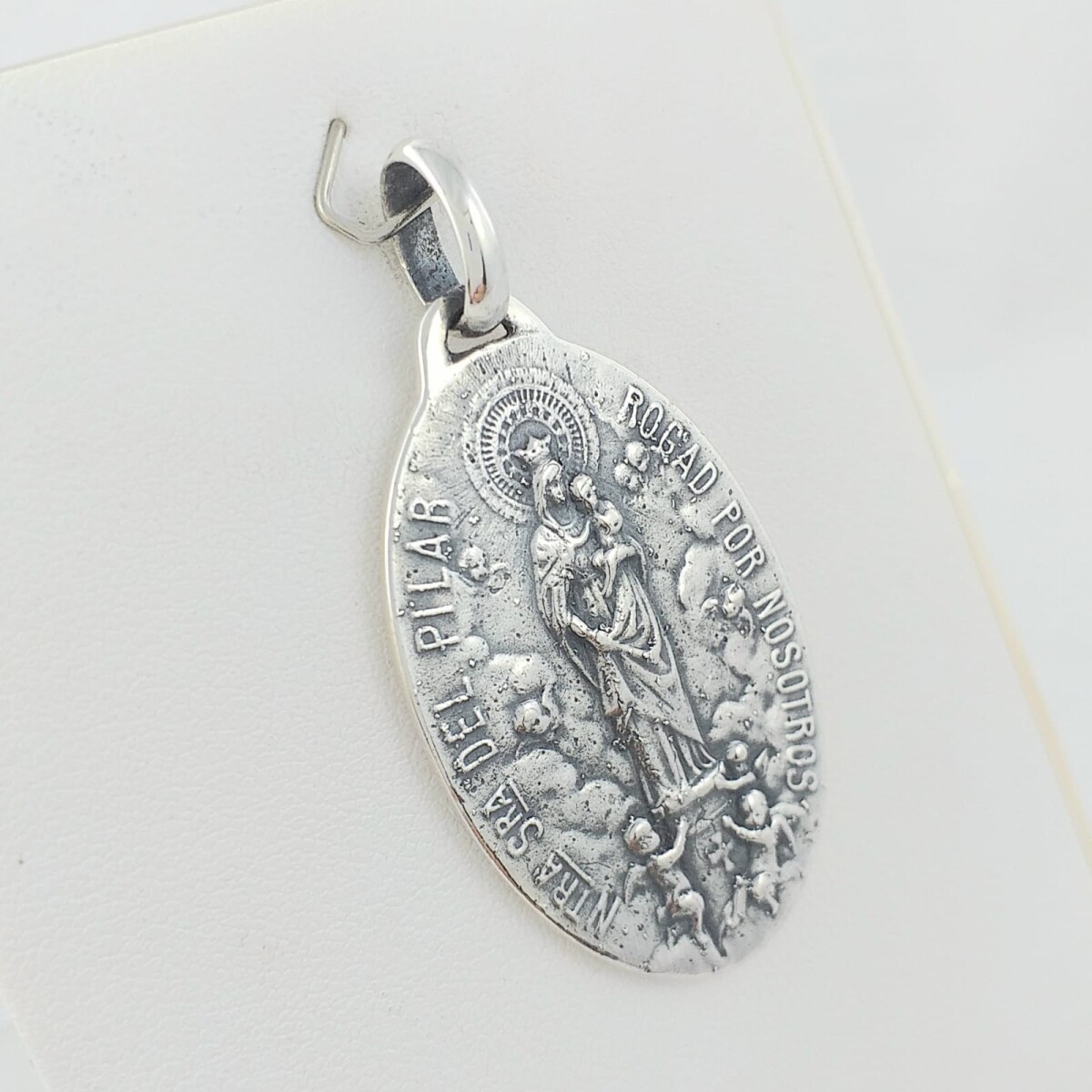 Medalla religiosa Virgen del Pilar de plata 925. 