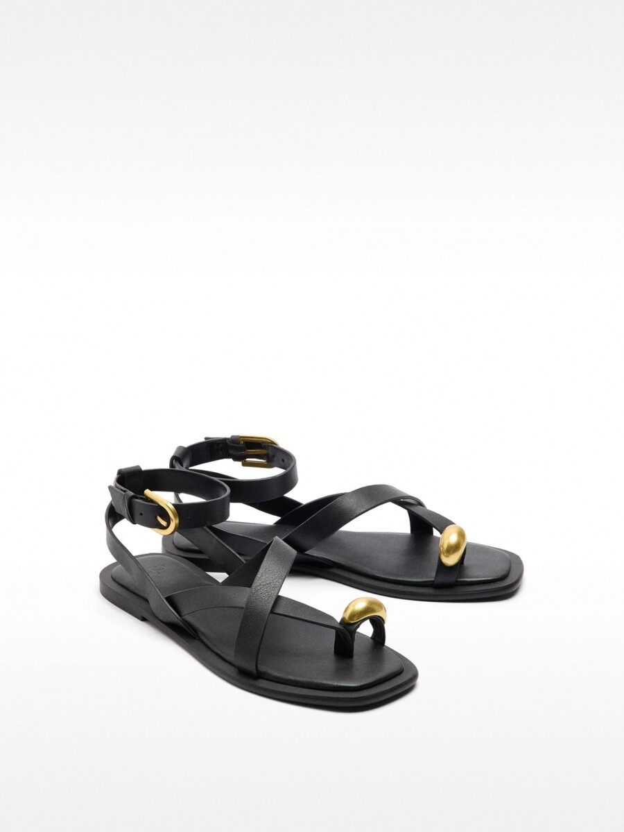 Sandalias De Piel Con Tiras Detalle Metálico negro