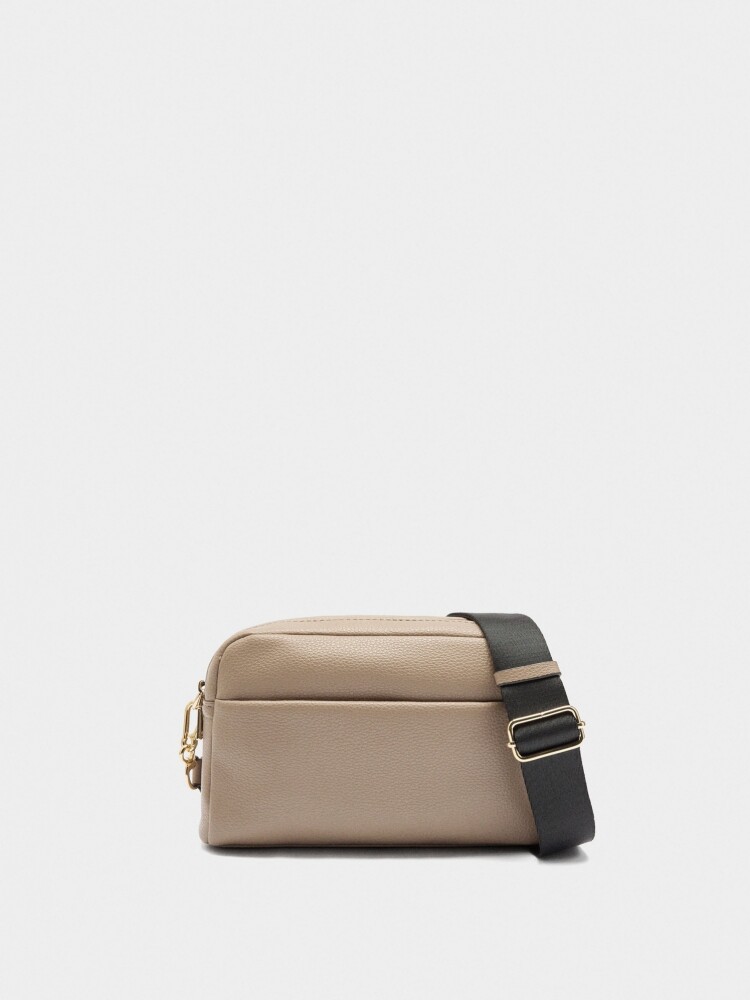 Bolso Bandolera Cierre Doble Y Colgante taupe