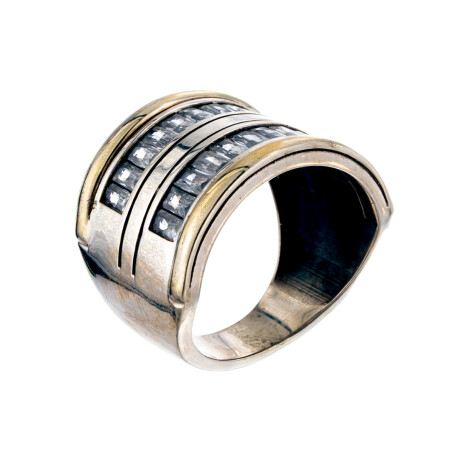 Anillo de plata 925, double en oro 18 ktes y circonias. Anillo de plata 925, double en oro 18 ktes y circonias.