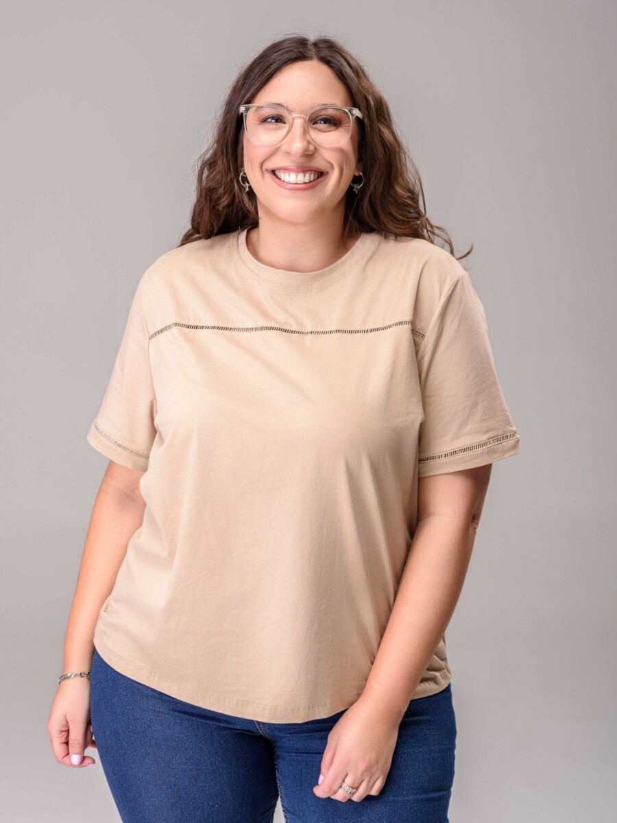 Remera Festón Tostado