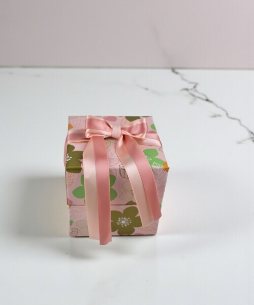 Caja Rigida 12,5 x12,5 con lazo Diseño 3