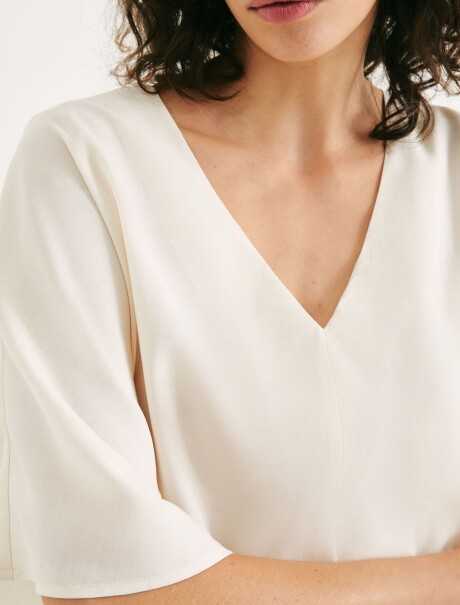 BLUSA DE CUELLO EN V BLANCO