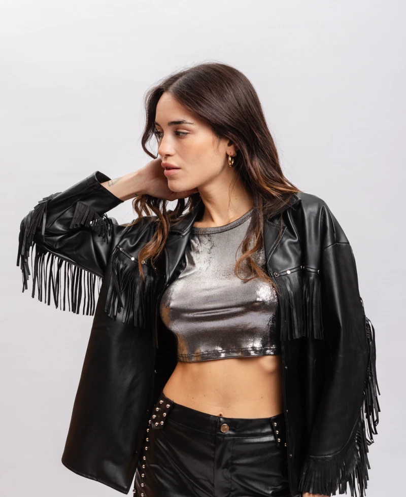Camisa eco cuero flecos negro
