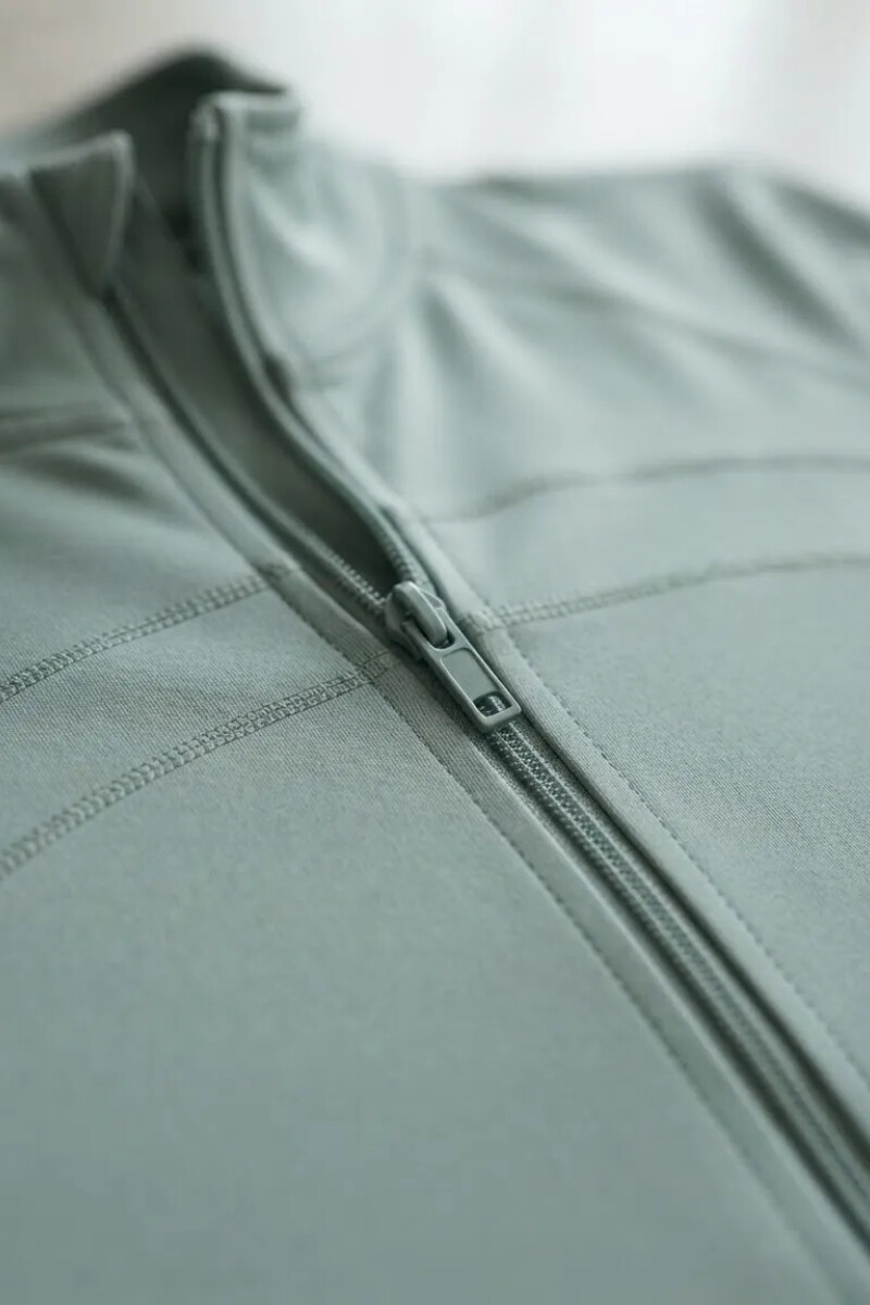 Campera Deportiva Oreiro Verde