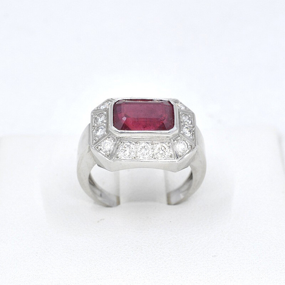 Anillo En Oro 18K Brillantes Y Rubí Anillo En Oro 18K Brillantes Y Rubí