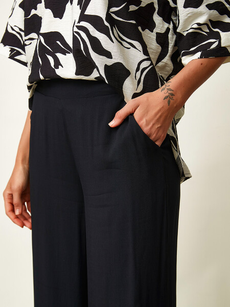 PANTALON PALAGUA NEGRO.