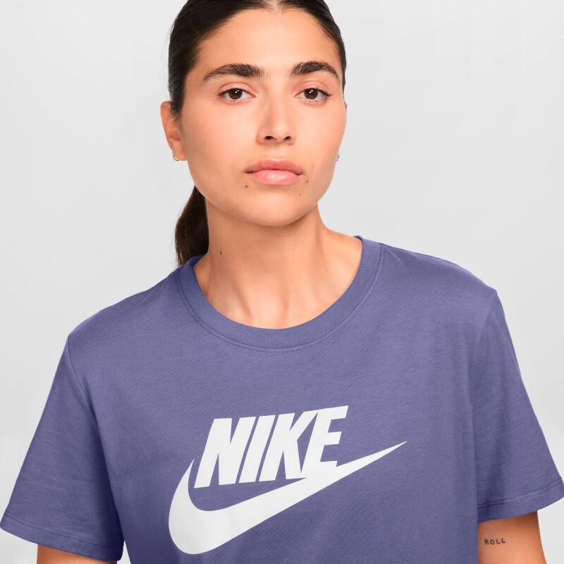 Remera Nike Sportswear Essentials de Mujer Multicolor