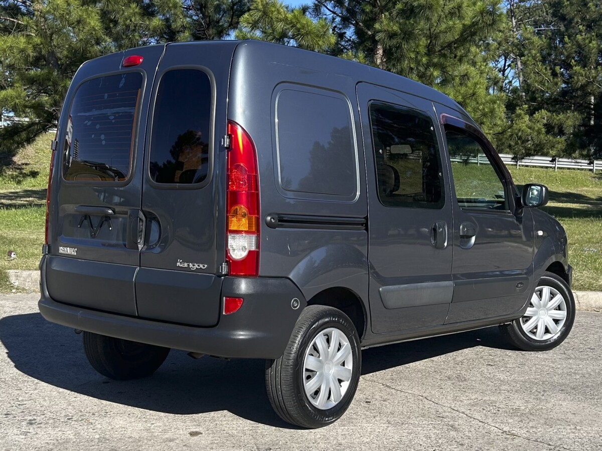Renault Kangoo 1.6 EXCELENTE ESTADO! | Permuta / Financia Renault Kangoo 1.6 EXCELENTE ESTADO! | Permuta / Financia
