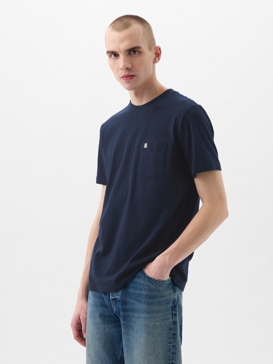 Remera Con Bolsillo Logo Gap Hombre - Tapestry Navy 