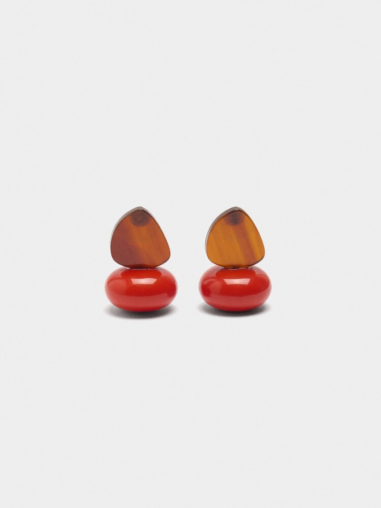 Pendientes Cortos Con Resina rojo