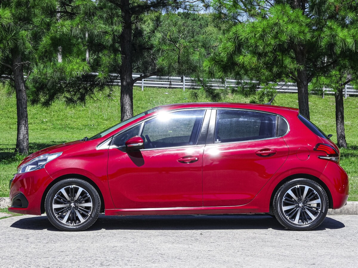 Peugeot 208 Active 1.2 Extra Full 2018 EXCELENTE ESTADO! Peugeot 208 Active 1.2 Extra Full 2018 EXCELENTE ESTADO!