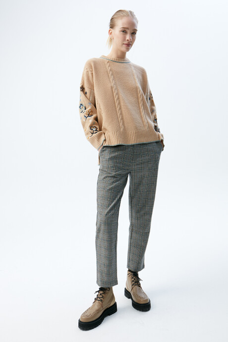 Nuevo Sweater Camelia Beige