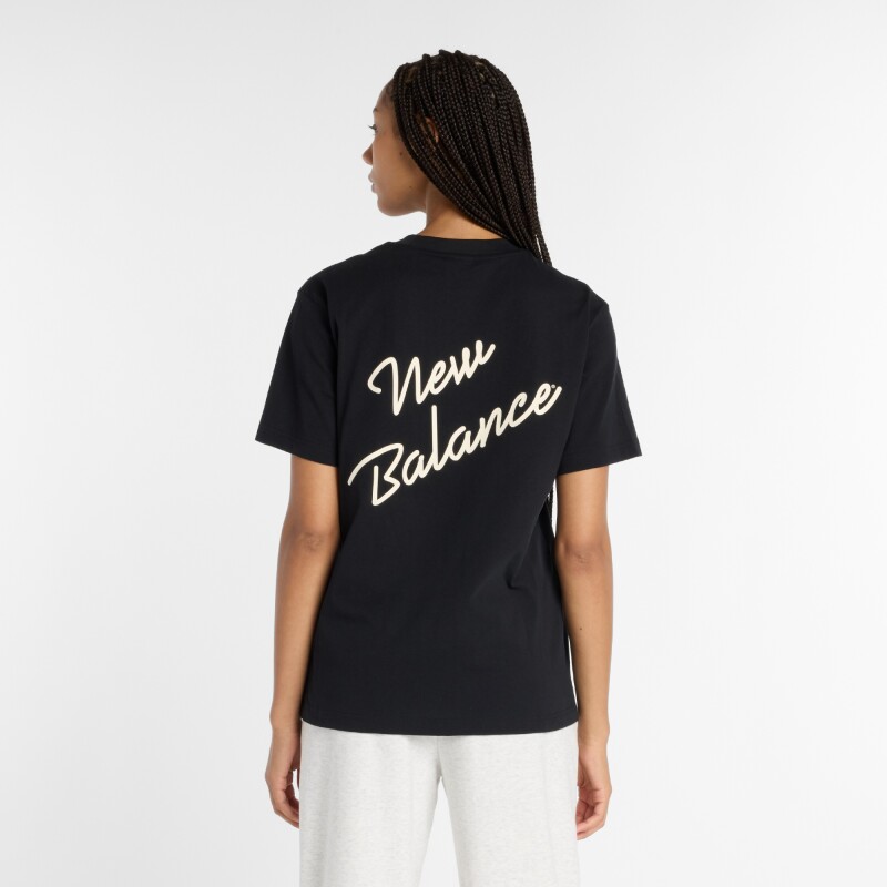 Remera New Balance de Dama - Athletics Script - WT53913BK BLACK