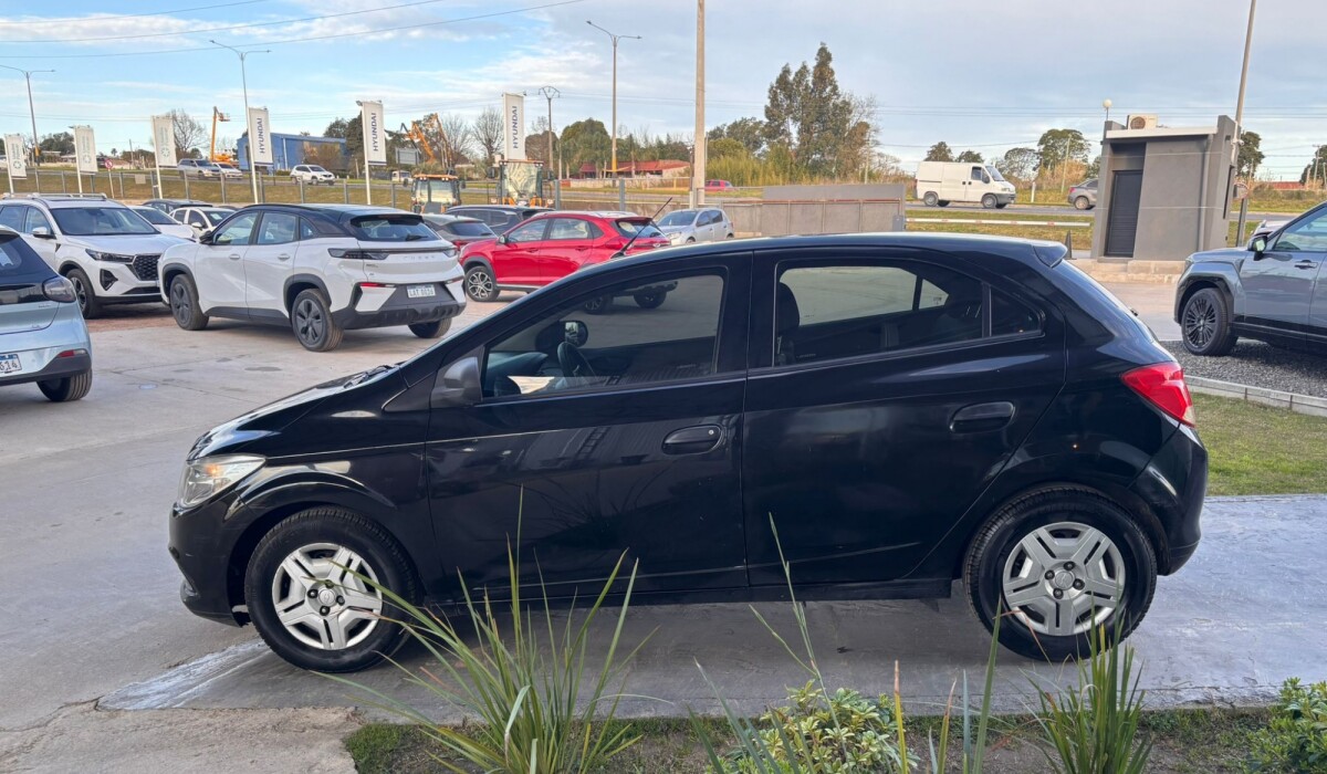Chevrolet Onix Joy LT - 2018 Chevrolet Onix Joy LT - 2018