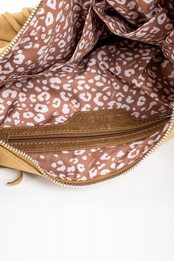 Cartera Flecos Gamuza Vegana Camel