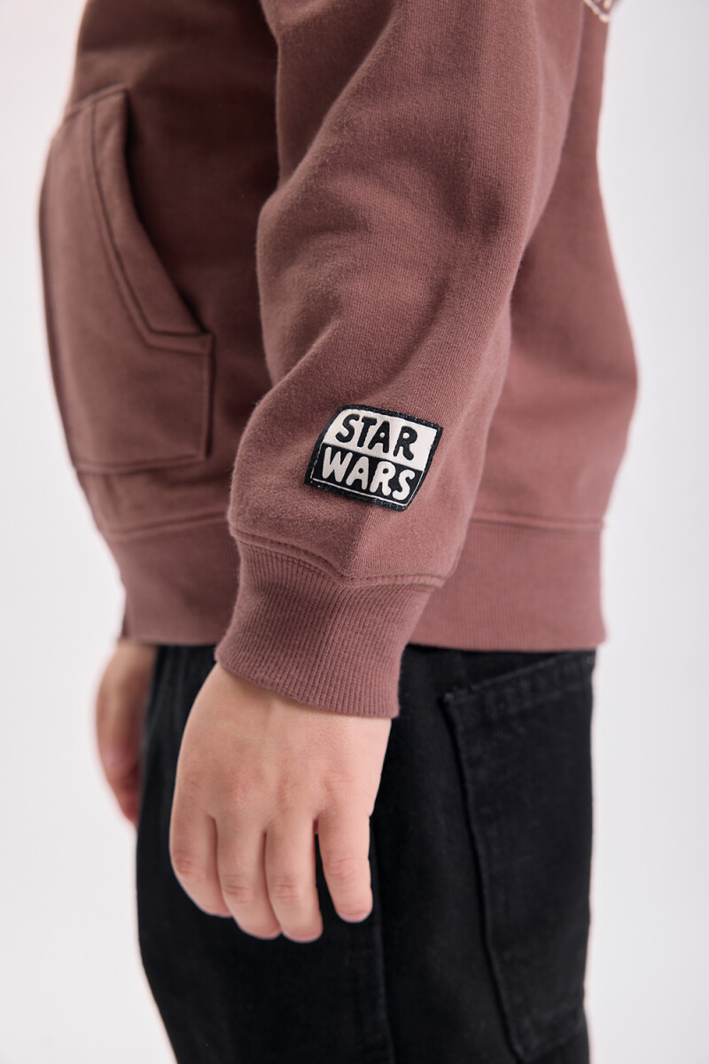 Campera deportiva estampada Marrón