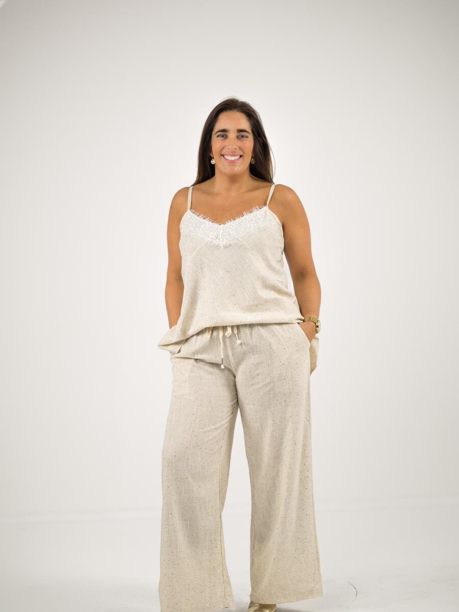 Musculosa 100% lino con dorado y broderie Musculosa 100% lino con dorado y broderie
