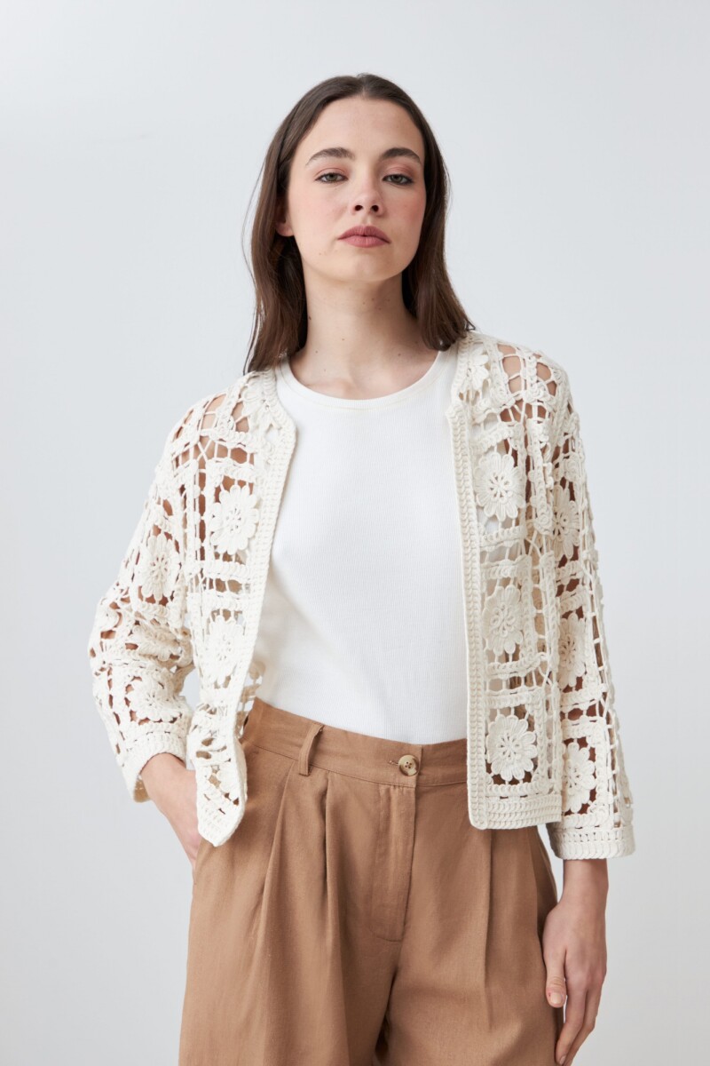Chaqueta tejida crochet crudo