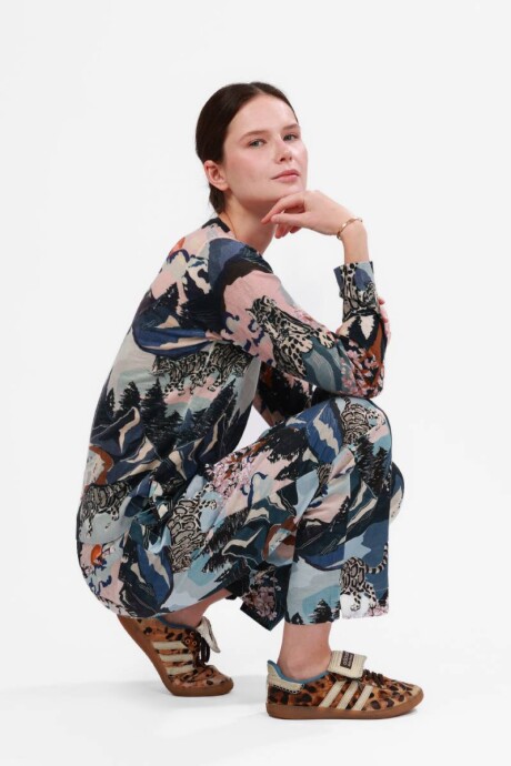 Pre Venta - Sweater Snow Leopard Blue Pre Venta - Sweater Snow Leopard Blue