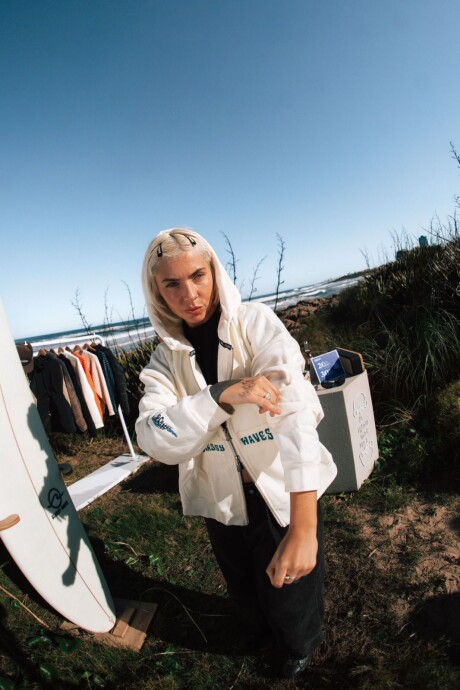 Campera Ocean Boxy Fit Bordada / Natural U