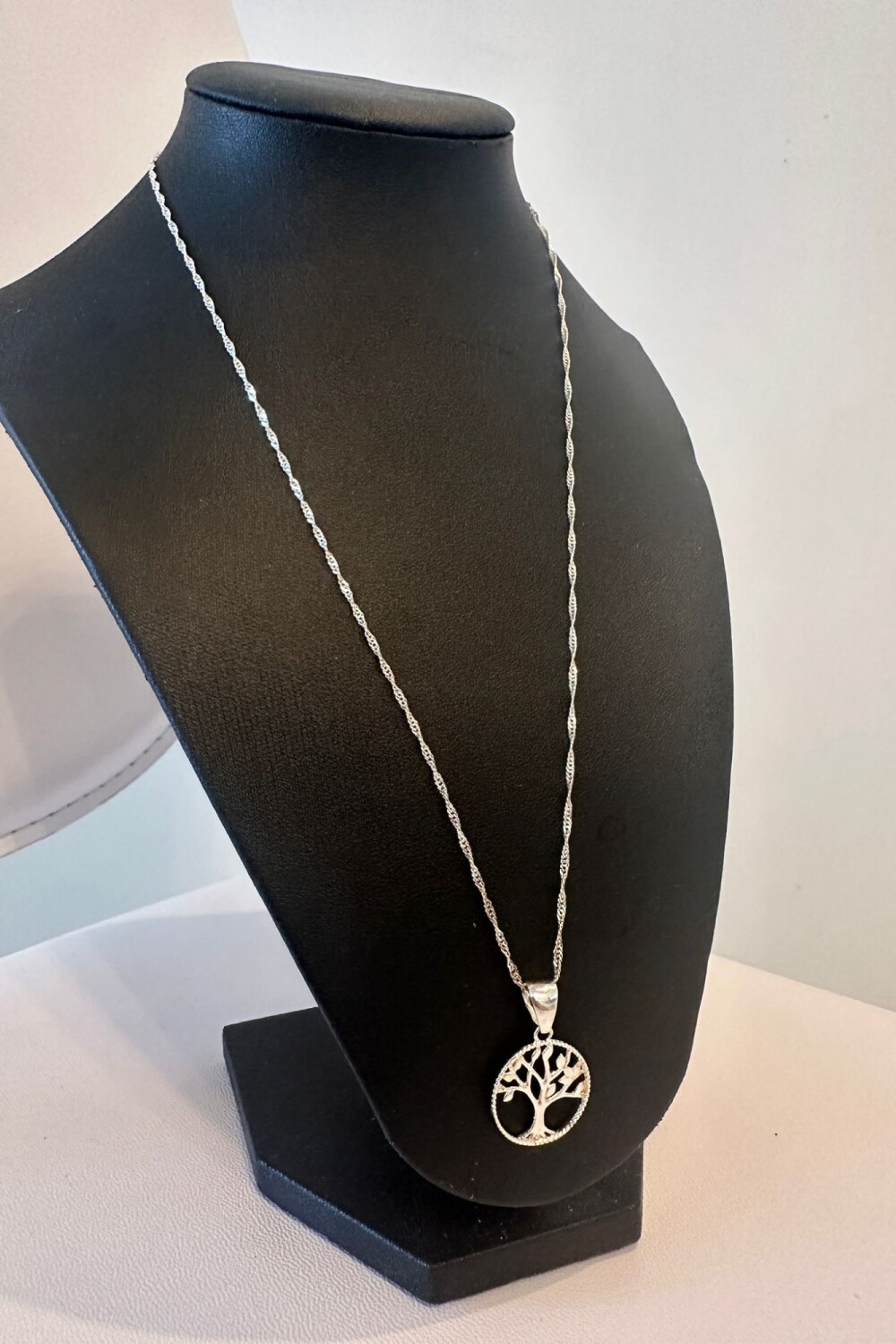 Cadena con dije arbol de la vida Cadena con dije arbol de la vida
