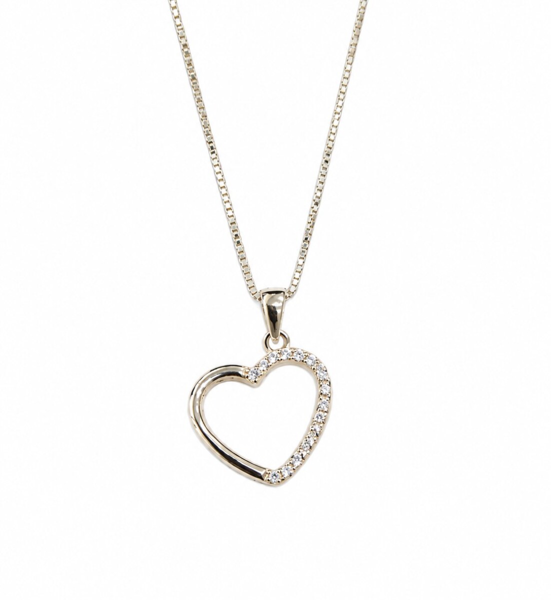 Cadena con colgante corazón zirconias de un lado 