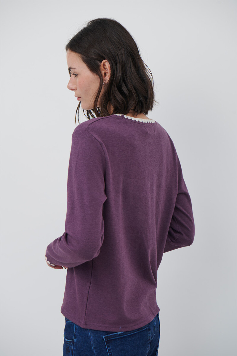 REMERA PIPPA CIRUELA