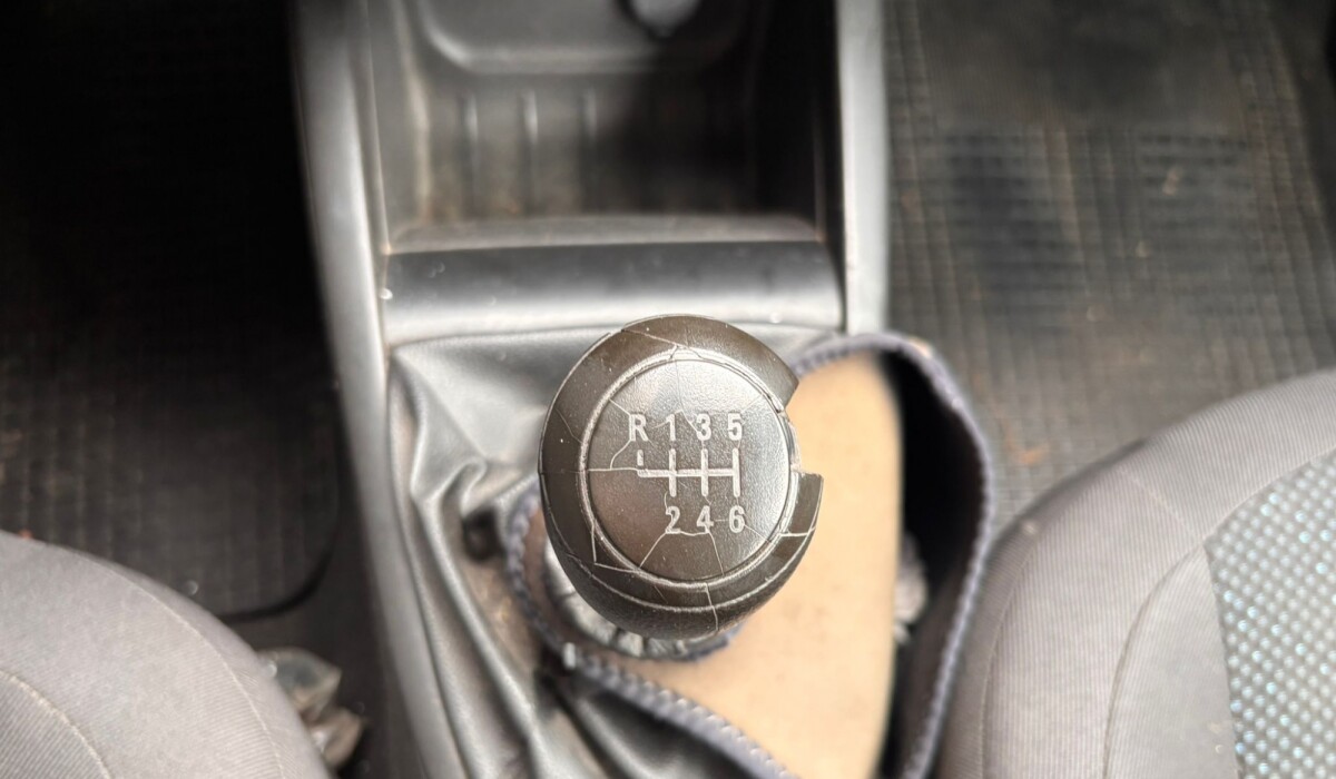 Chevrolet Onix Joy LT 1.0 - 2018 Chevrolet Onix Joy LT 1.0 - 2018