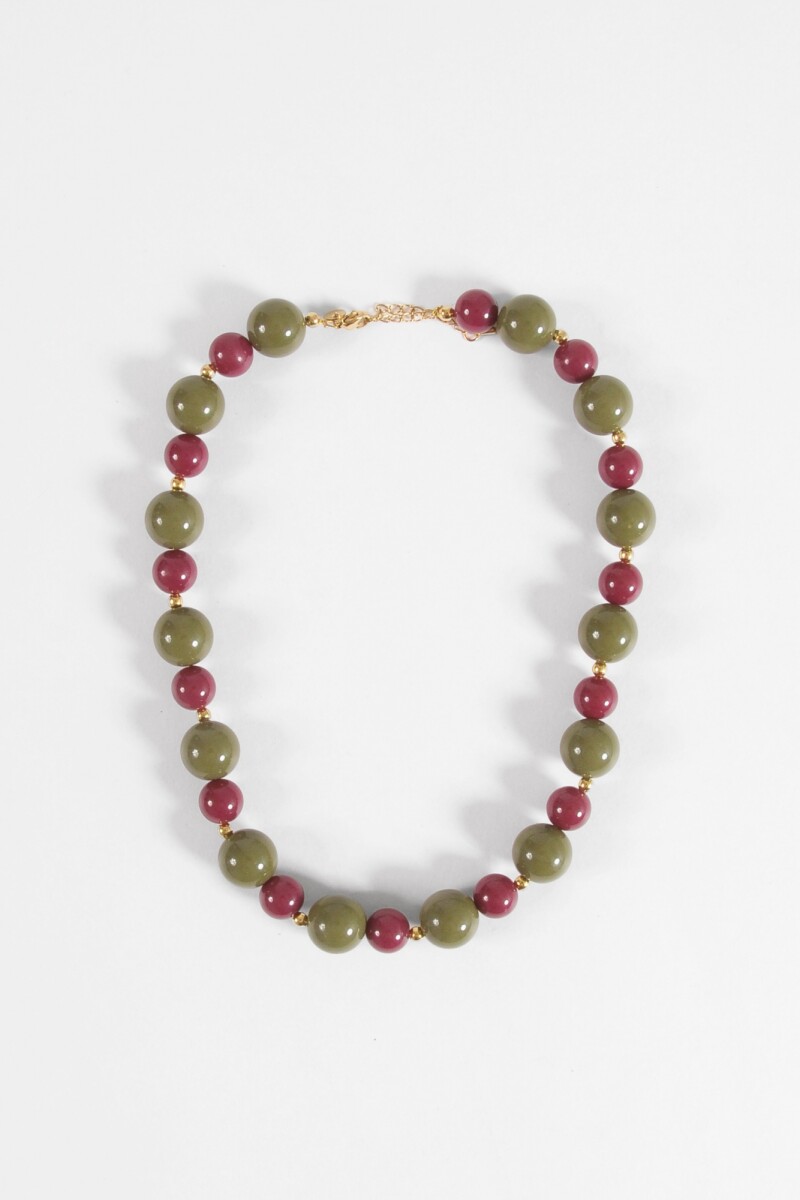 Collar borlas resina verde