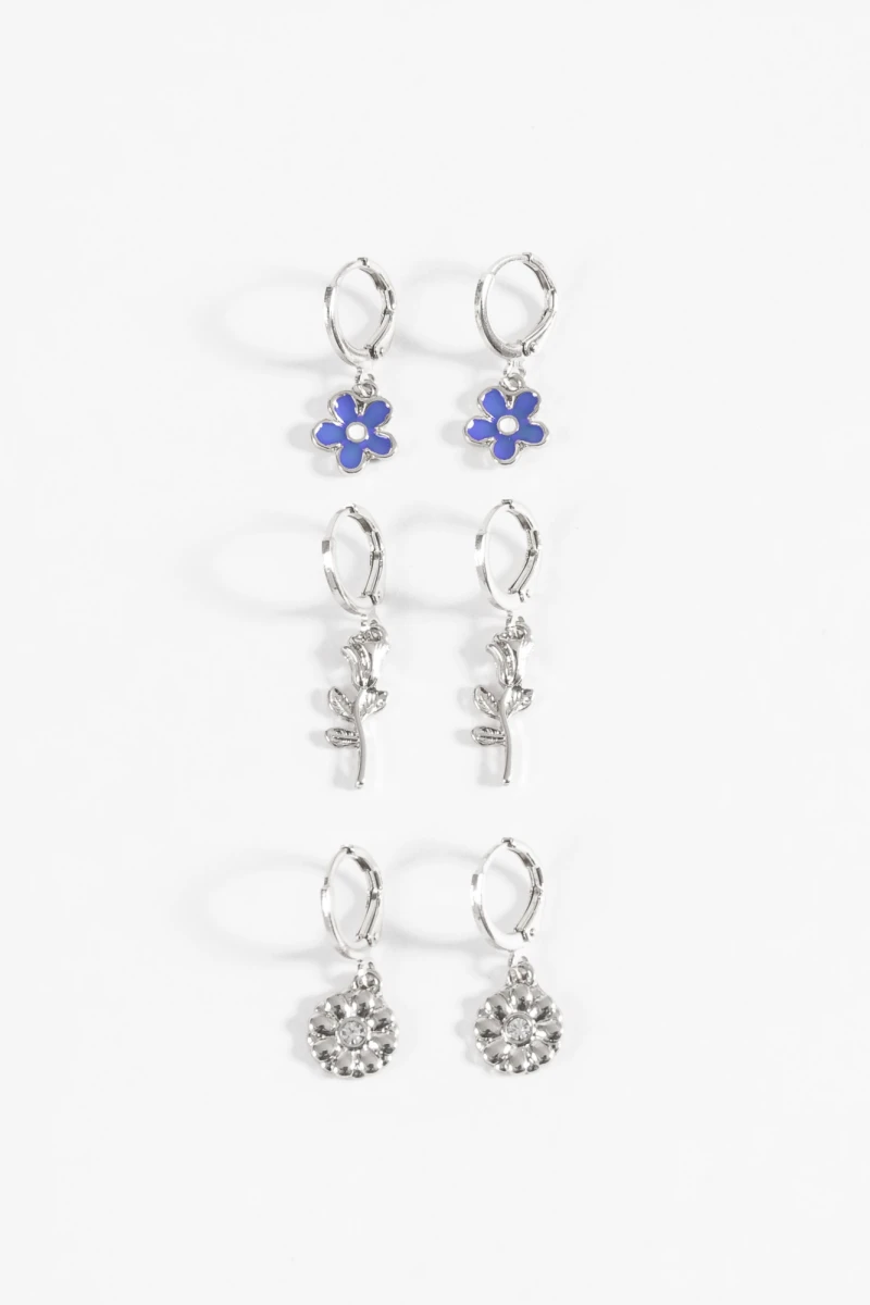 Set de caravanas floral plateado