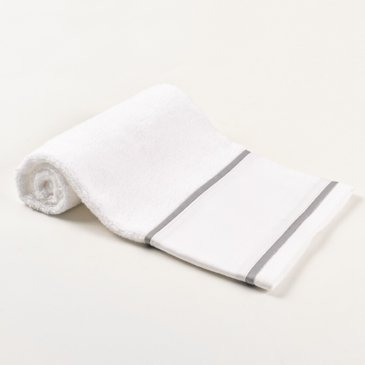 Toallita de 400 hilos Colección Finezza 30×50 cm - Blanco con Gris 