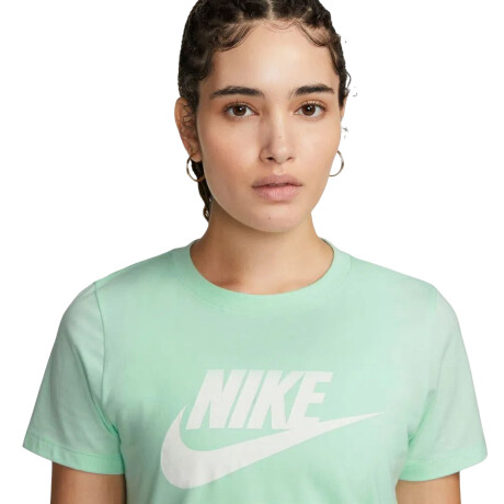 REMERA NIKE SPORTSWEAR ESSENTIAL ICON FUTURA Mint