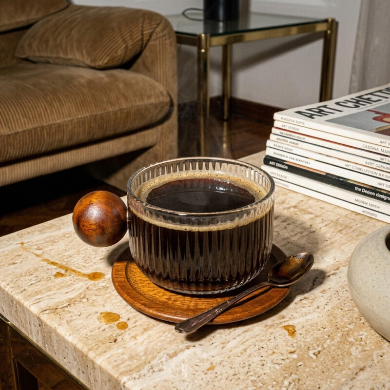 Taza de vidrio acanalada con asa de madera Avellana 200ml Taza de vidrio acanalada con asa de madera Avellana 200ml