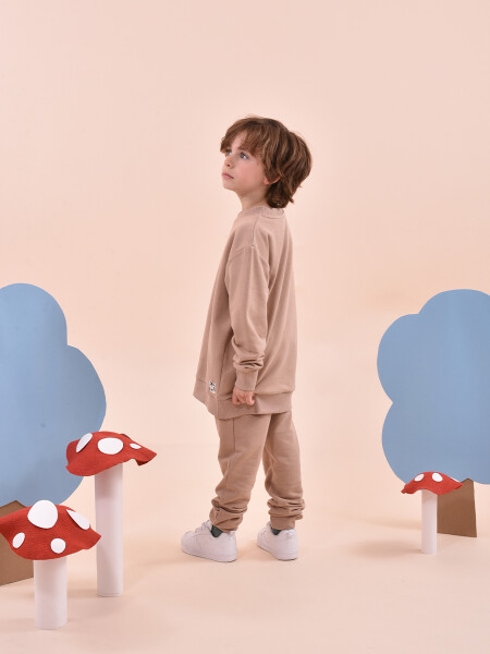 BUZO TOMÁS BOY BEIGE OSCURO