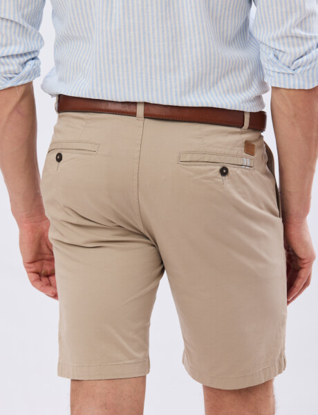 BERMUDA CLASICA CON ELASTANO Beige