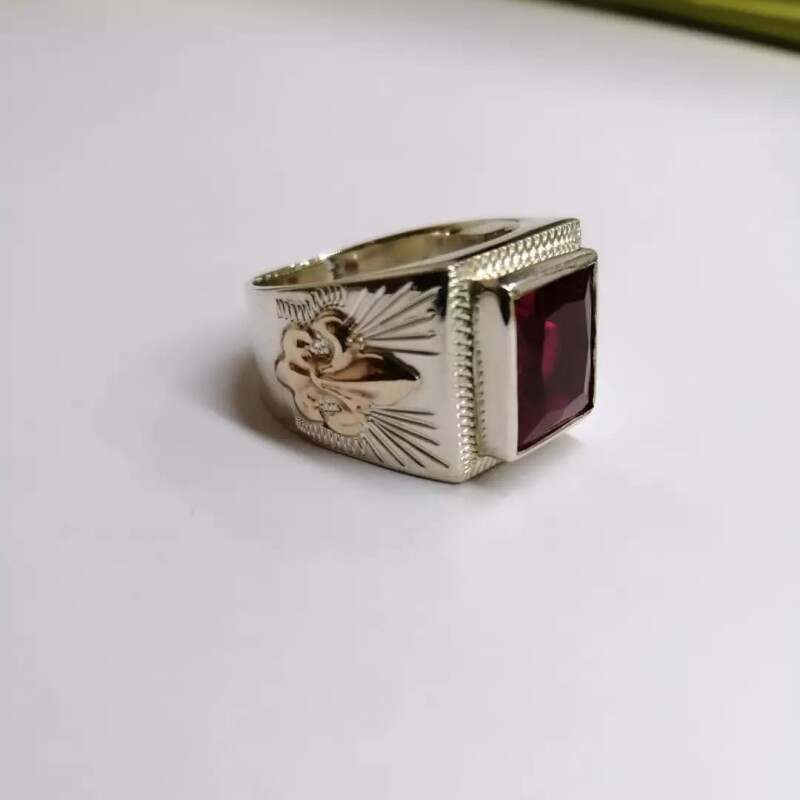 Anillo sello caballero plata y oro piedra rectangular rubi Anillo sello caballero plata y oro piedra rectangular rubi