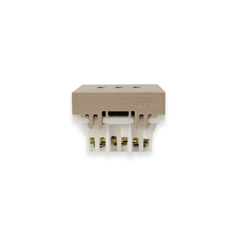 Módulo tomacorriente 3 en línea c/seg. beige Sica SK3036