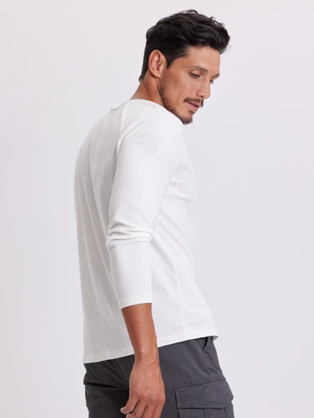 Remera manga larga cuello a la base Blanca