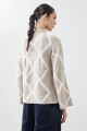 Polera con rombos en contraste beige melange