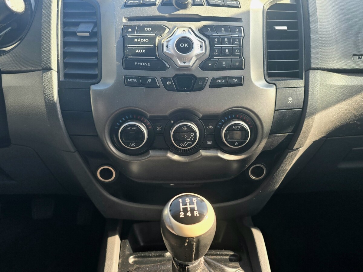 Ford Ranger XLT 2014 EXCELENTE ESTADO! | Permuta / Financia Ford Ranger XLT 2014 EXCELENTE ESTADO! | Permuta / Financia