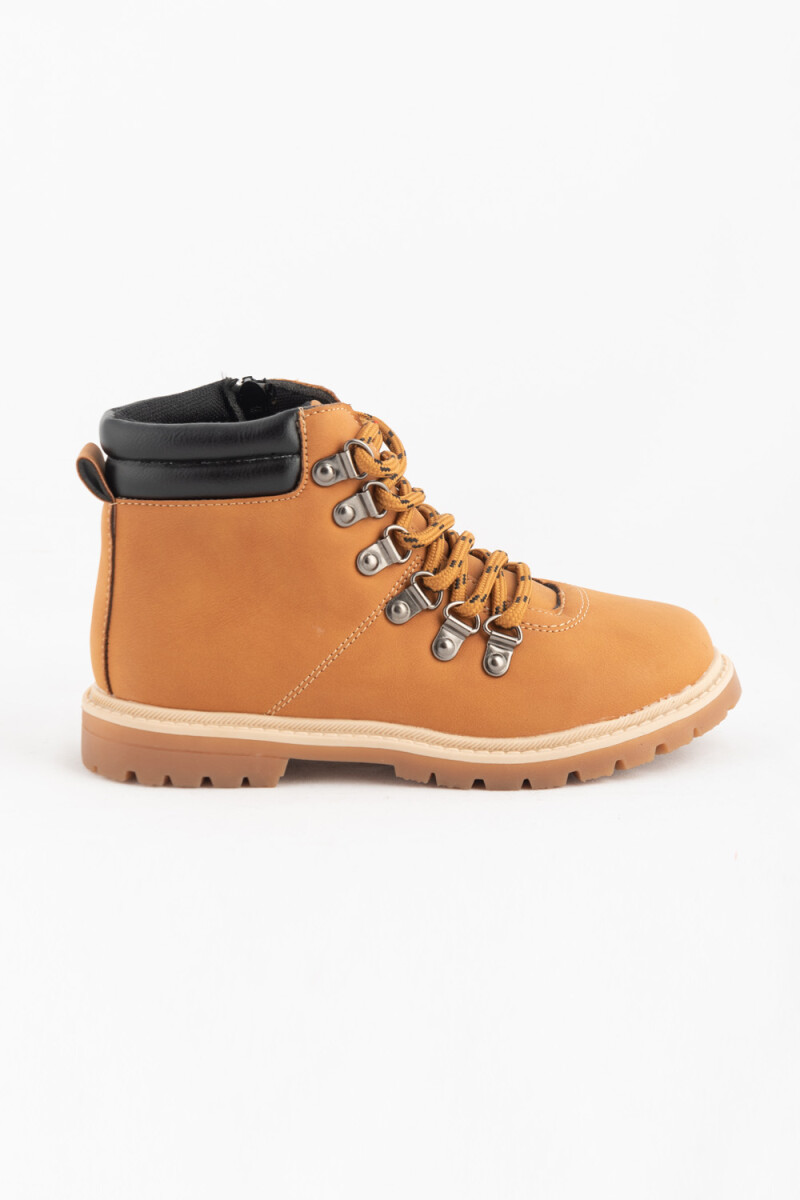 Bota acordonada Marrón