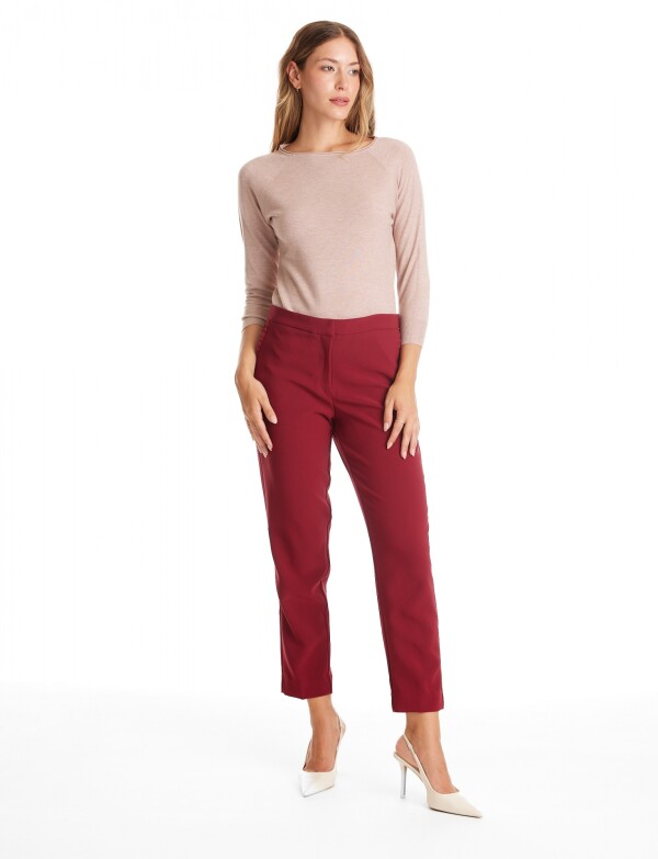 Pantalon Slim & Detalle Plisado BORDEAUX
