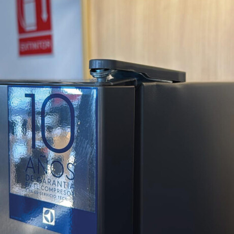 heladera refrigerador inverter Electrolux 262Lts ACERO INOXIDABLE