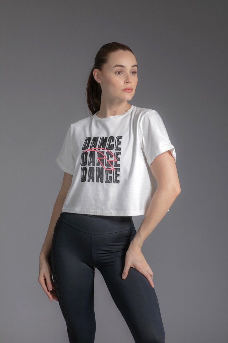 Remera de viscosa con serigrafía “Baila”. Natural.